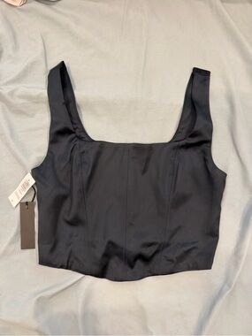 Black Square-Neck Crop Tank Top - Women's aritzia